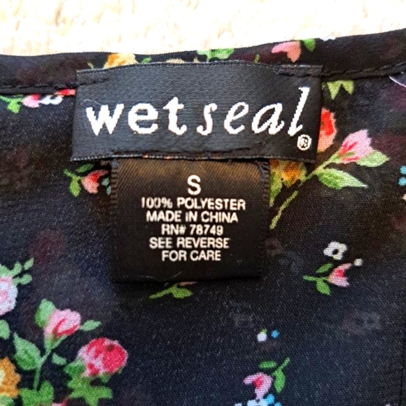 Wet Seal Black Floral Sheer Tank Blouse Open Back Size Small - Picture 4 of 6